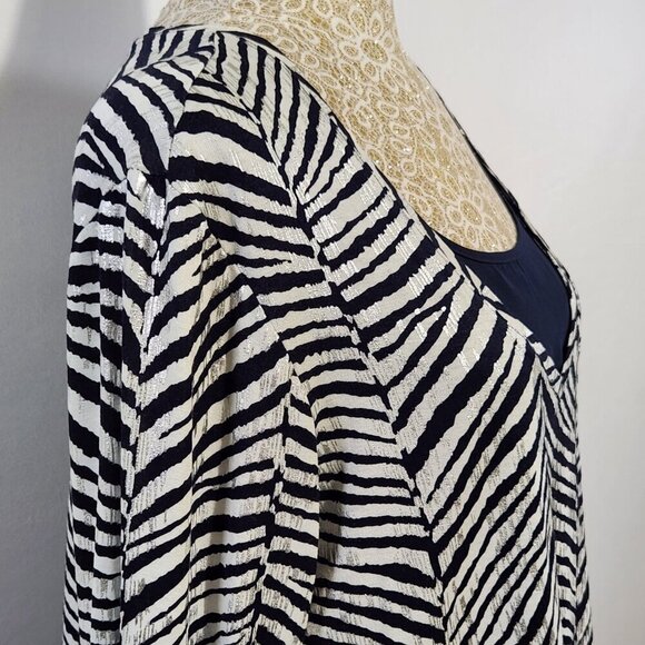 Chico's Women's Size 1/8-10 Black & White Zebra Stripe Long Sleeve Layered Top - Picture 6 of 15